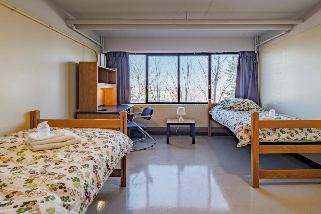 Hotel Au Campus Sherbrooke Esterno foto