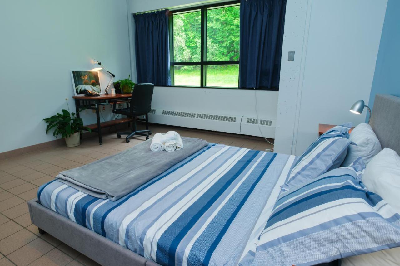 Hotel Au Campus Sherbrooke Esterno foto